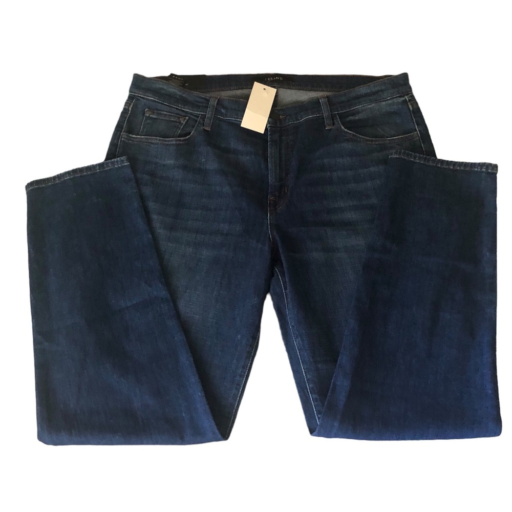 NWT Johnny Mid-Rise Boyfriend Fit on Striker Size 32 Boy fit J Brand $217.99
